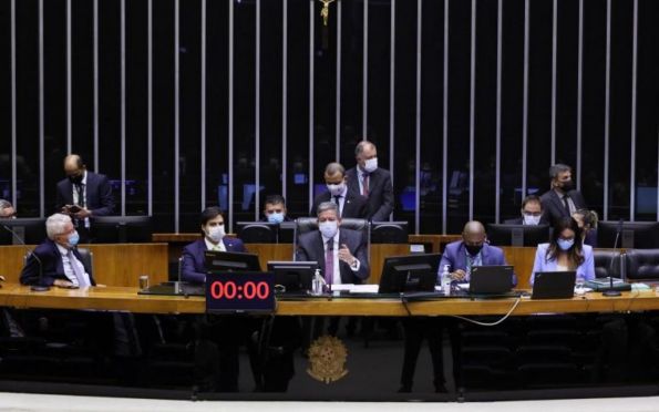 Deputados aprovam urgência para projeto do novo Código Eleitoral