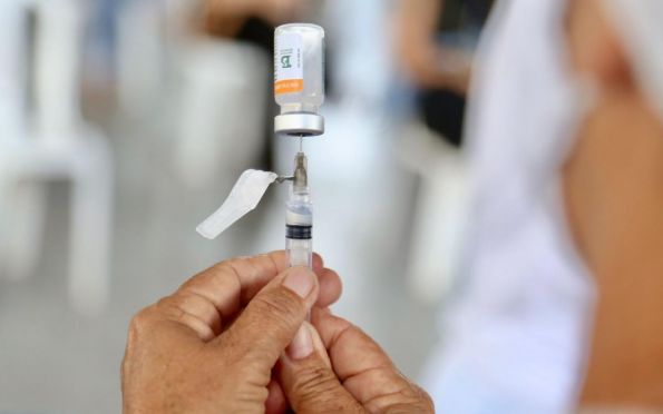 São Cristóvão torna vacinação obrigatória para servidores municipais