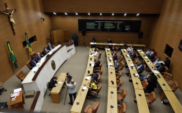 Deputados aprovam orçamento de Sergipe para 2022 e entram em recesso