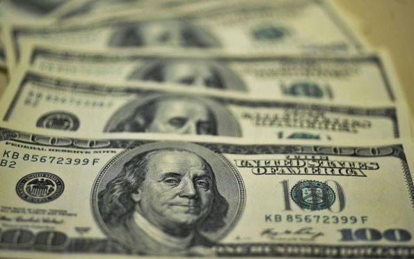 Dólar ultrapassa R$ 5,50 com tensões na Ucrânia e reunião do Fed