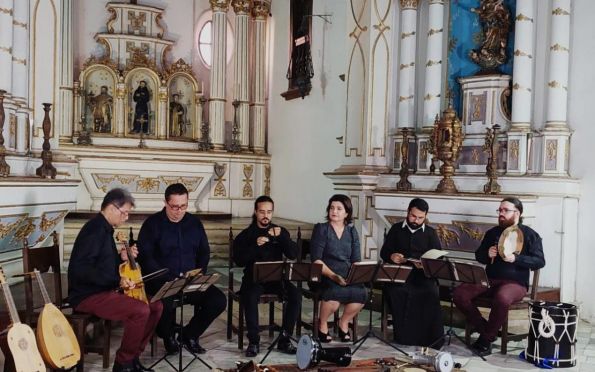 Música Antiga Renantique realiza concertos no Teatro Phoenix, em Penedo