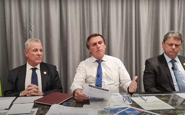 Bolsonaro: proposta é negociada com Câmara e Senado (YouTube/Reprodução)
