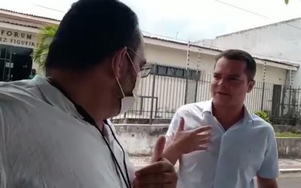 Radialista e prefeito de Aquidabã discutem e entram em vias de fato após audiência