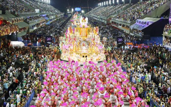 Rio e São Paulo adiam desfile de carnaval para feriado de Tiradentes