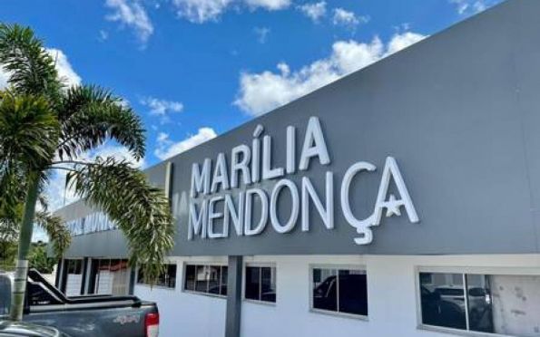 Hospital onde Marília Mendonça nasceu ganha fachada com nome dela