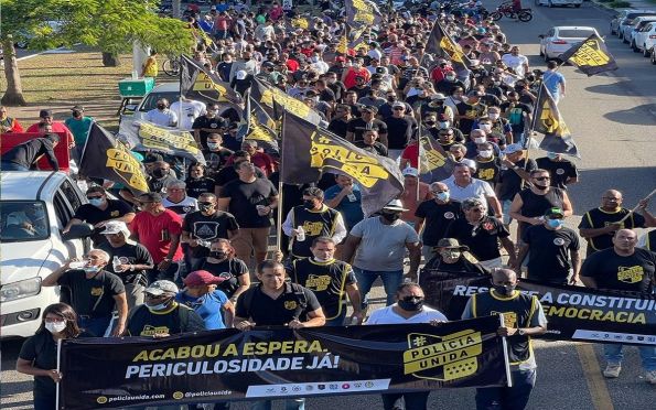 Movimento Polícia Unida realiza ato pelas ruas de Aracaju