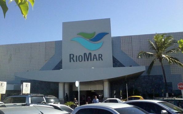 Princípio de incêndio é controlado no shopping Riomar, em Aracaju