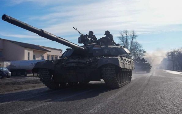 Rússia ataca a Ucrânia com tanques e bombardeio; exército ucraniano reage