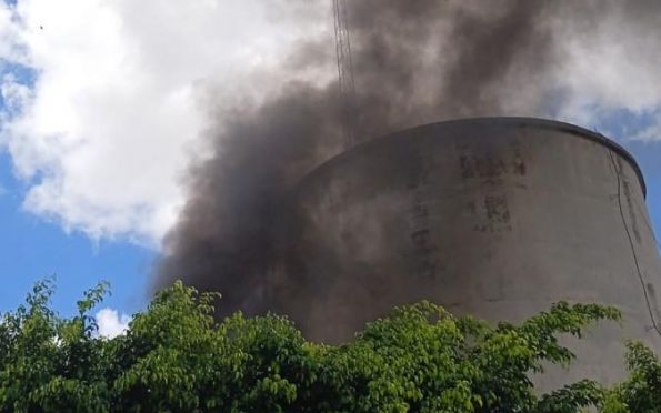 Sem fornecimento, moradores de Pinhão ateiam fogo em caixa d’água da Deso