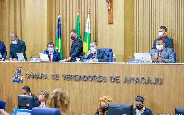 Vereadores de oposição cobram licitação do transporte público em Aracaju