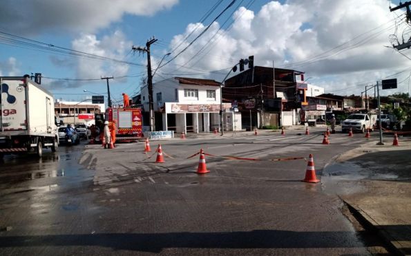 Acidente gera desvios na avenida Euclides Figueiredo, em Aracaju