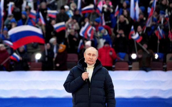 Durante show, presidente russo diz que país nunca esteve tão forte