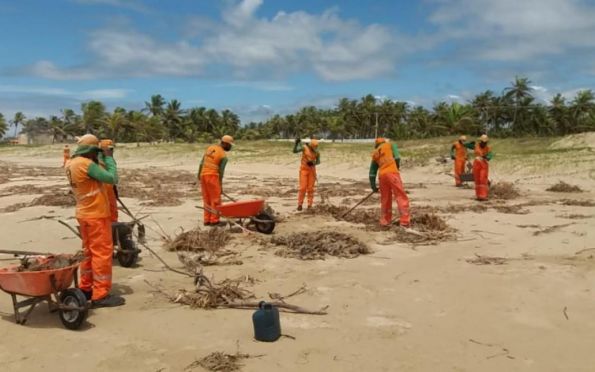 Em três dias, Emsurb recolhe 71 toneladas de lixo nas praias de Aracaju