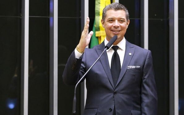 Governistas confirmam Fábio Mitidieri como pré-candidato ao governo de Sergipe