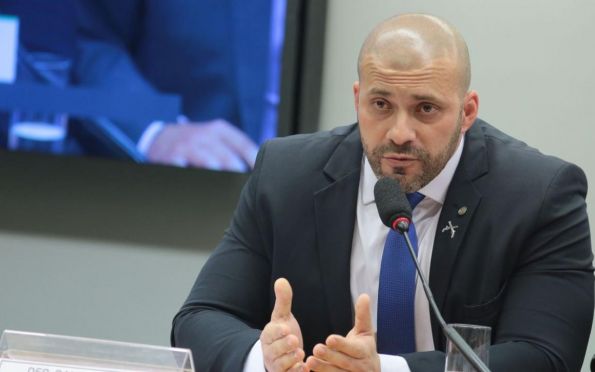 Ministro do STF ordena que Daniel Silveira volte a usar tornozeleira