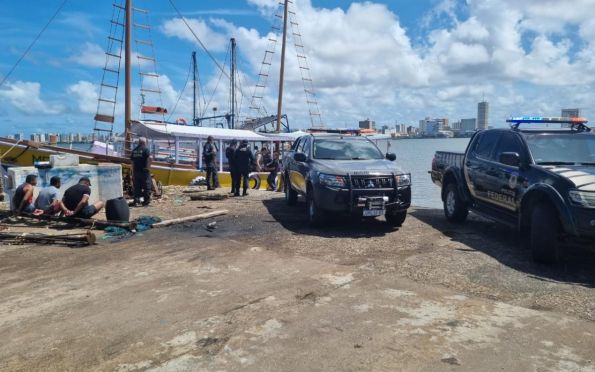 PF e Marinha apreendem mais de 1 tonelada de drogas em embarcação no Rio Sergipe
