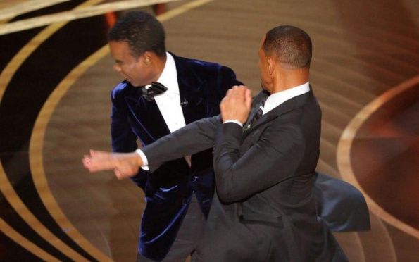 Will Smith dá tapa na cara de Chris Rock, ao vivo, no Oscar 2022