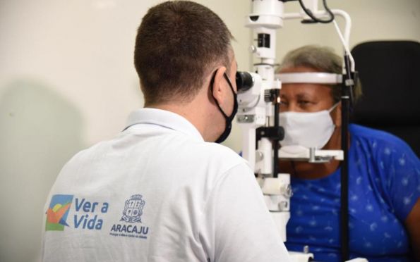 Aracaju quer reduzir fila de 6 mil pessoas que esperam atendimento oftalmológico