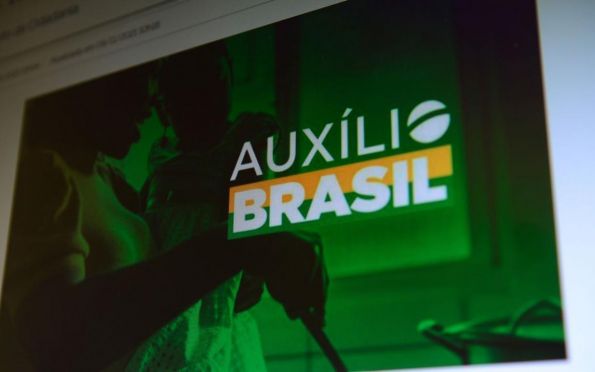 Caixa paga Auxílio Brasil a beneficiários com NIS final 4