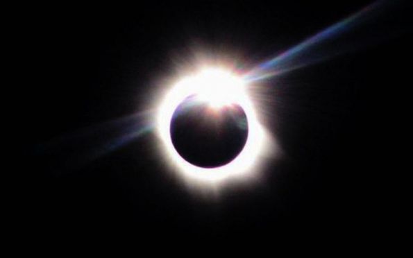 Eclipse solar só poderá ser visto em regiões remotas neste sábado