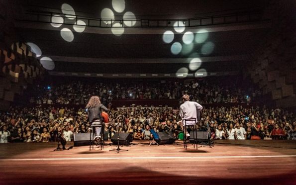 Espetáculo 'Luiz Caldas & Saulo' revive grandes momentos do Axé Music