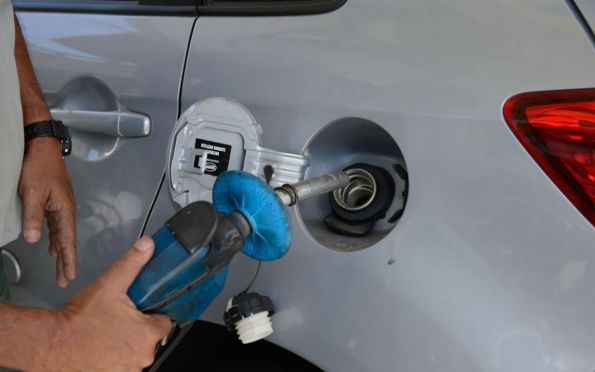 Gasolina chega a R$ 7,27, o mais alto valor médio já registrado pela ANP