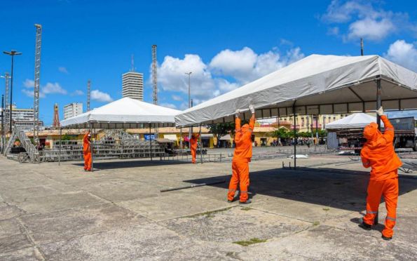 Iniciada montagem das estruturas para feiras de pescados em Aracaju