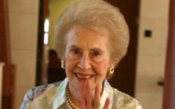 Morre, aos 107 anos, secretária que ajudou Schindler a salvar judeus