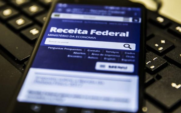 Receita Federal paga lote residual de restituição do Imposto de Renda