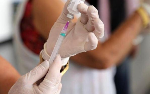 Vacina contra sarampo está disponível em UBSs, shoppings e na Sementeira