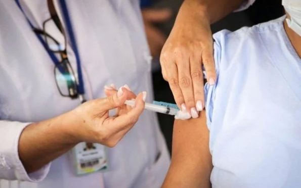 Fiocruz: cobertura vacinal contra Covid-19 está estagnada no Brasil