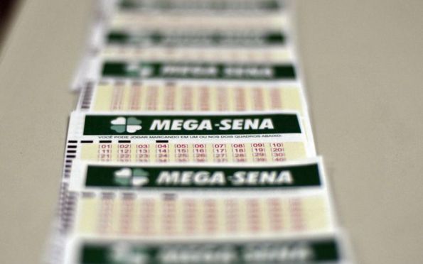 Mega-Sena acumulada vai sortear prêmio de R$ 100 milhões neste sábado