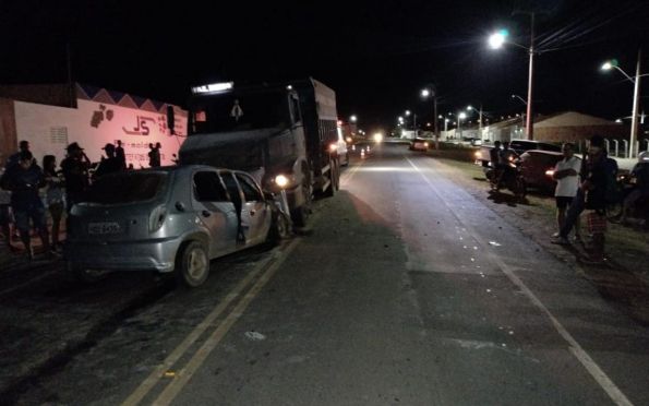 Motorista morre após batida com carreta em rodovia estadual de Simão Dias