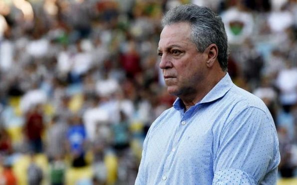 Abel Braga anuncia aposentadoria definitiva da função de treinador