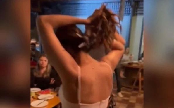 “Do nada”: jovem corta o próprio cabelo durante festa e vídeo viraliza