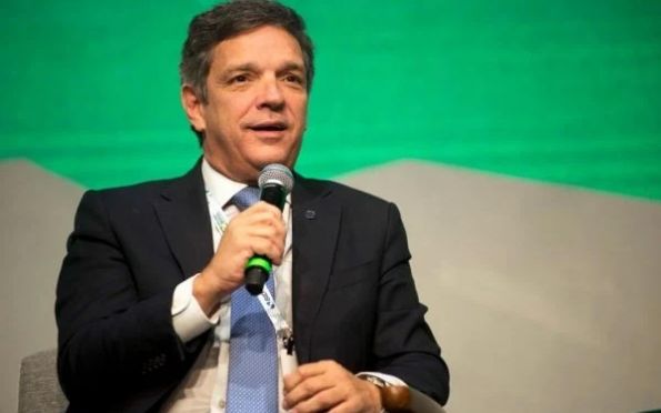 Eleito, novo presidente da Petrobras tomará posse nesta terça