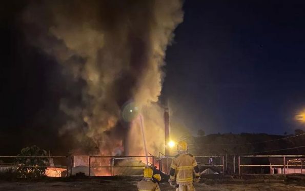 Usina de asfalto em São Cristóvão (SE) é atingida por incêndio