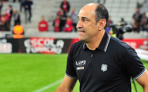 Confiança anuncia a contratação do treinador Vinícius Eutrópio