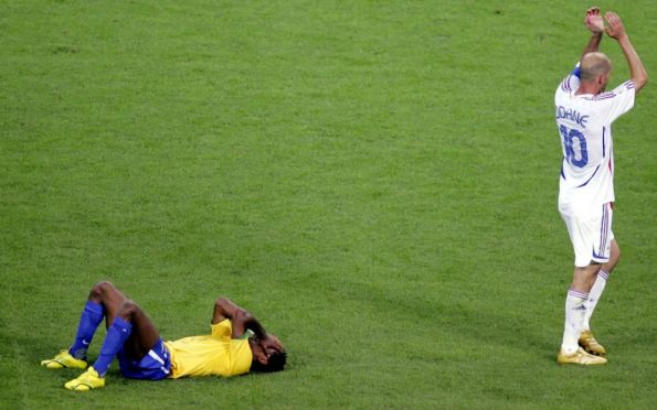 Zidane revela que estava lesionado no jogo contra o Brasil em 2006