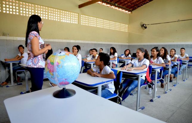 Cinco municípios sergipanos não atualizaram o piso salarial dos professores