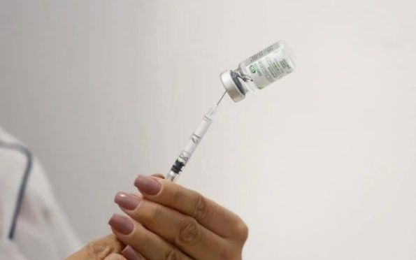 Brasil tem 36 milhões de vacinas da gripe paradas em postos de saúde