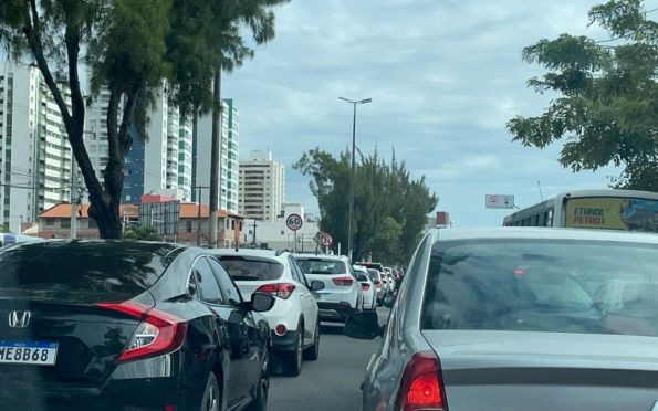 Buracos, obras e engarrafamentos: condutores reclamam do trânsito em Aracaju