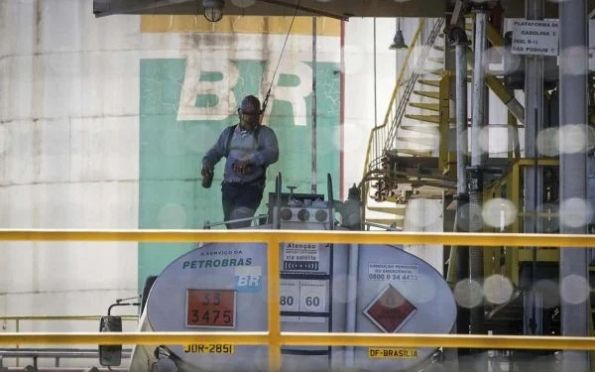 Petrobras anuncia redução de R$ 0,15 no preço da gasolina