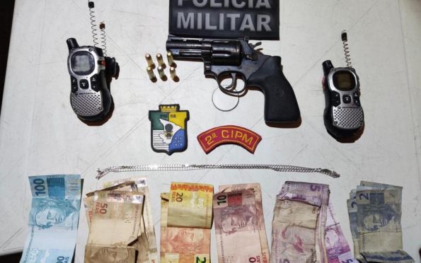 Suspeitos de posse ilegal de arma são presos na Barra dos Coqueiros