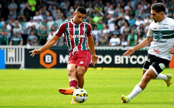 De olho na vice-liderança, Fluminense recebe Coritiba pelo Brasileirão