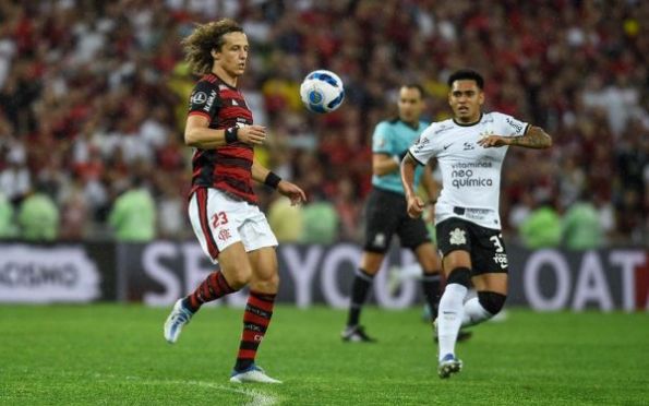Flamengo volta a vencer o Corinthians e é semifinalista da Libertadores