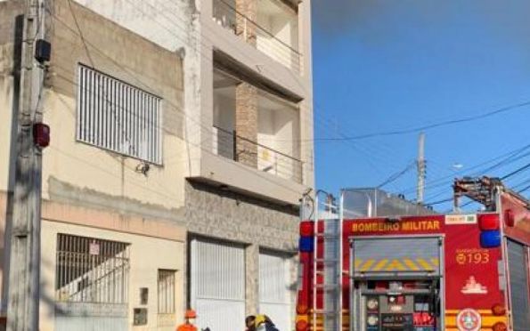 Incêndio atinge prédio residencial na Zona Norte de Aracaju