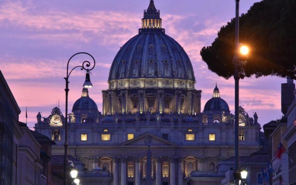 Papa Francisco empossa 20 novos cardeais em cerimônia no Vaticano