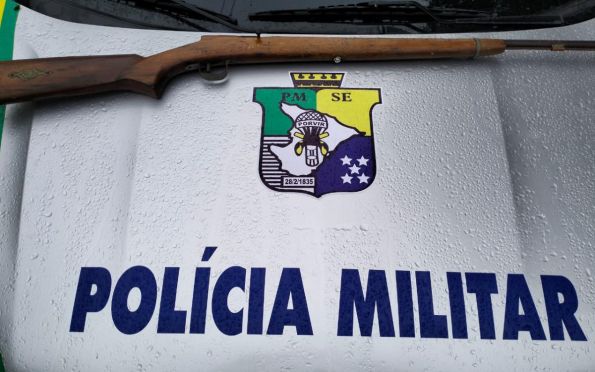 Policiais Militares apreendem espingarda em Canindé de São Francisco