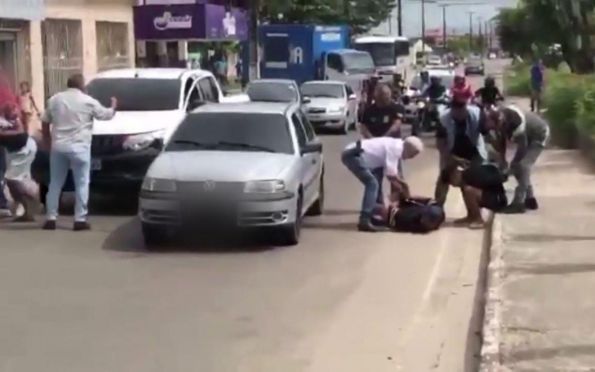 Trio é preso em frente à Central de Flagrantes, em Aracaju 